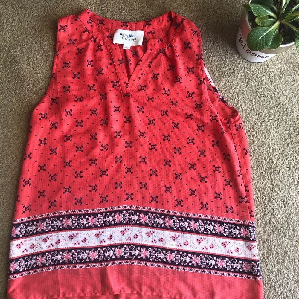 Sleeveless pink and navy blue top